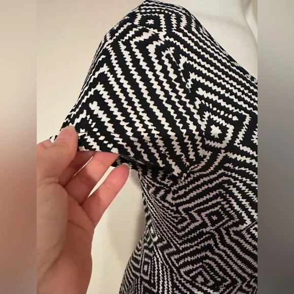 MICHAEL KORS Comfortable Black & White Geometric Short Sleeves Mini Dress Sz S - Picture 7 of 15